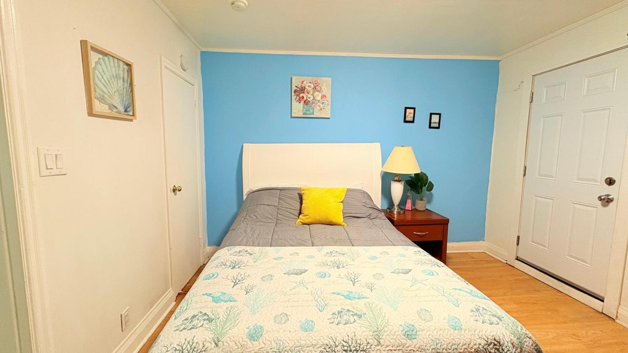Motel Yellow Pillow *