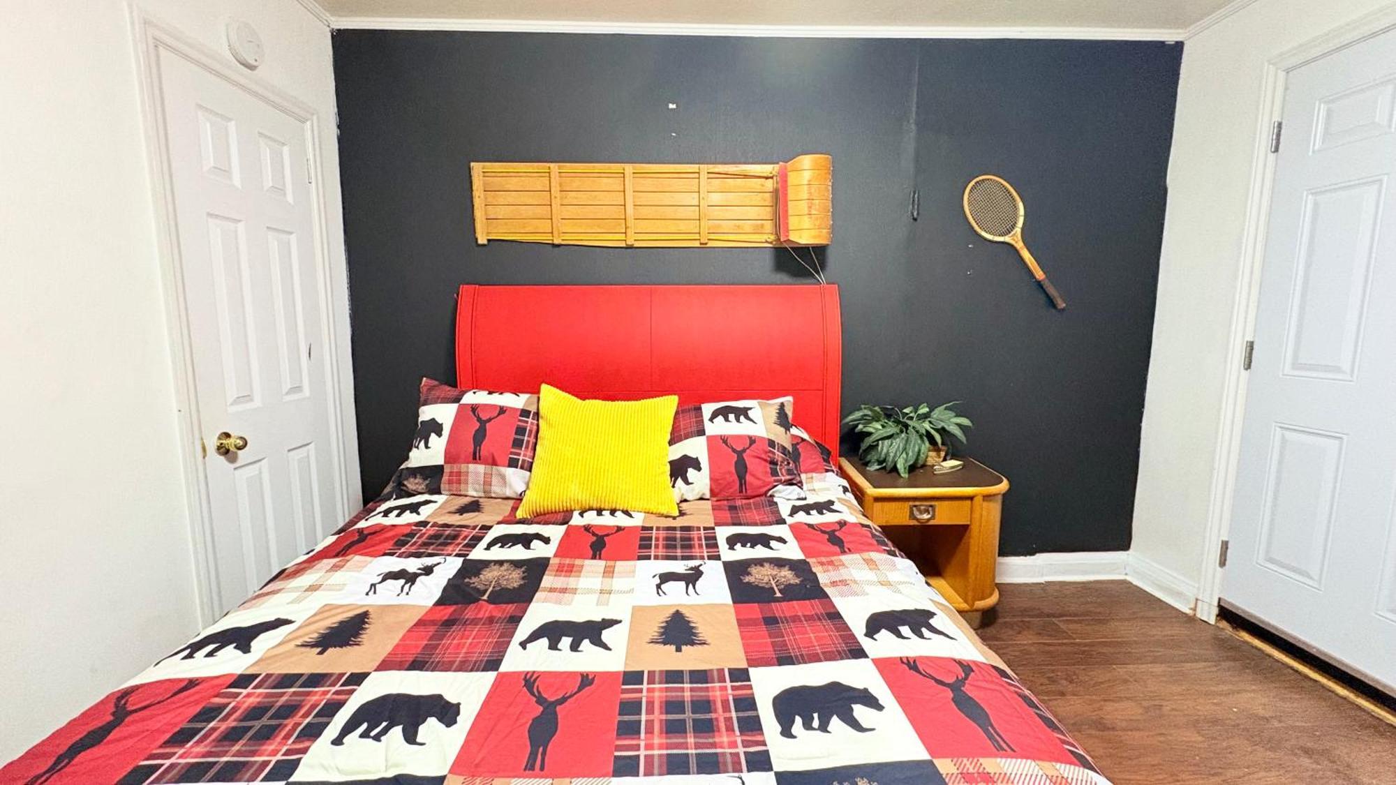 Yellow Pillow Motel *